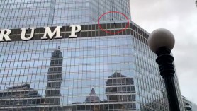 FLASH / VIDEO // Un tânăr amenință să sară de pe Trump Tower cerând o întrevedere cu Președintele SUA